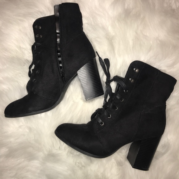 Shoes - Black booties